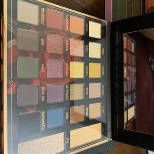 Eyeshadow palette